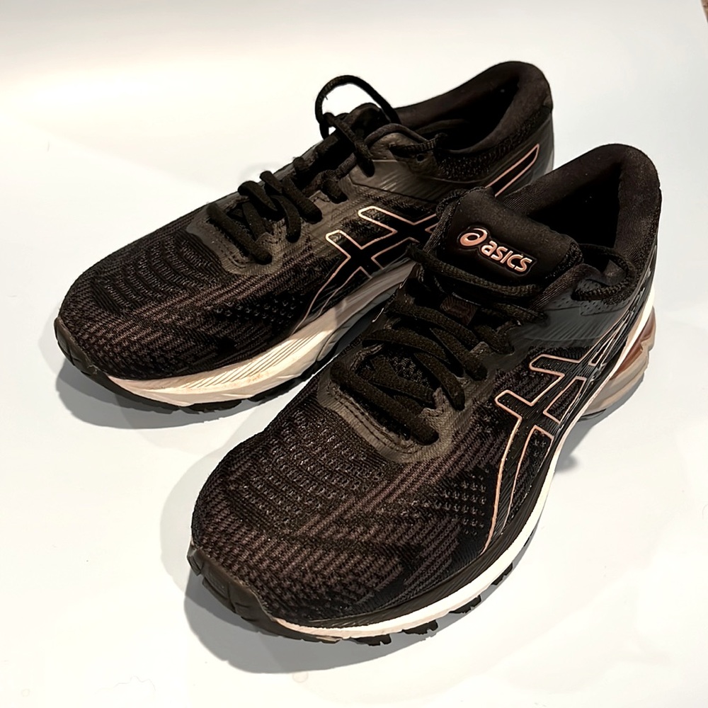 Women’s ASICS Running Shoe GT-2000 8